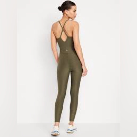 OLD NAVY Cloud + 7/8 Bodysuit in Olive Green - Picture 3 of 7